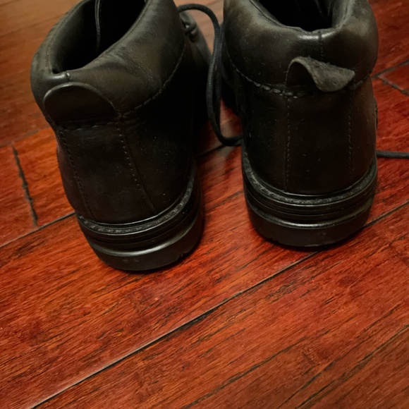 Shoes - Picture 4 of 5